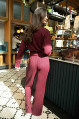 BURGUNDY KNIT SWEATER